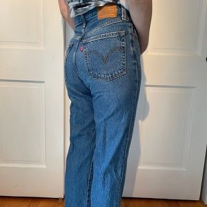 Levi's Ribcage Straight Jeans